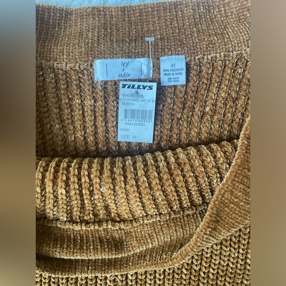 Tilly’s medium gold off the shoulder long sleeve sweater NWT - Picture 3 of 3